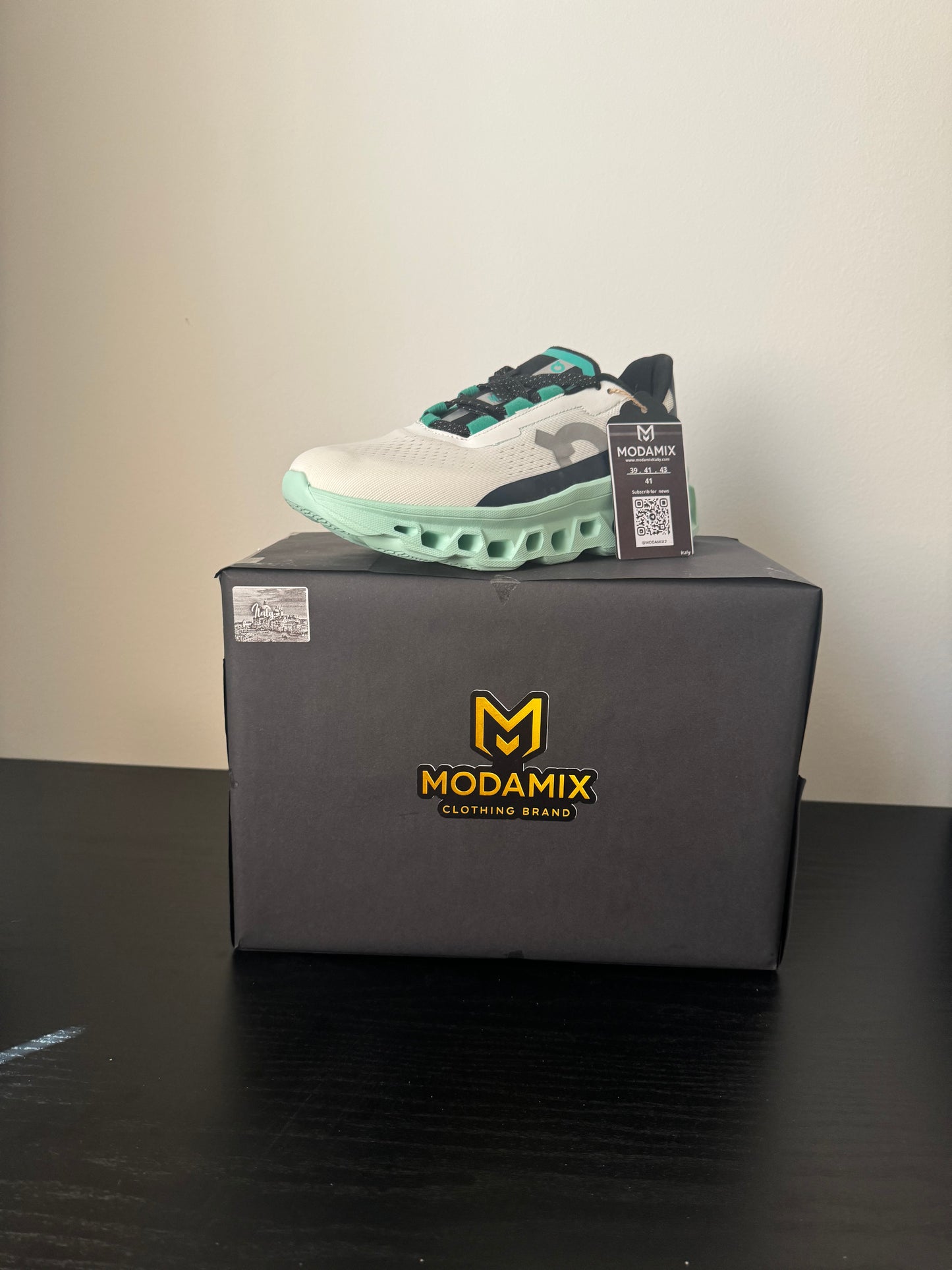 QN sport shoes